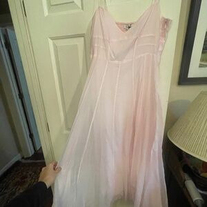 Gianni Bini Beautiful Light Pink Midi Dress